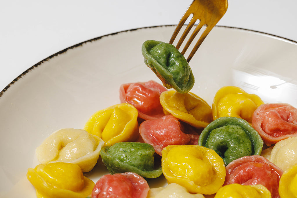 Пельмені різнокольорові з куркою