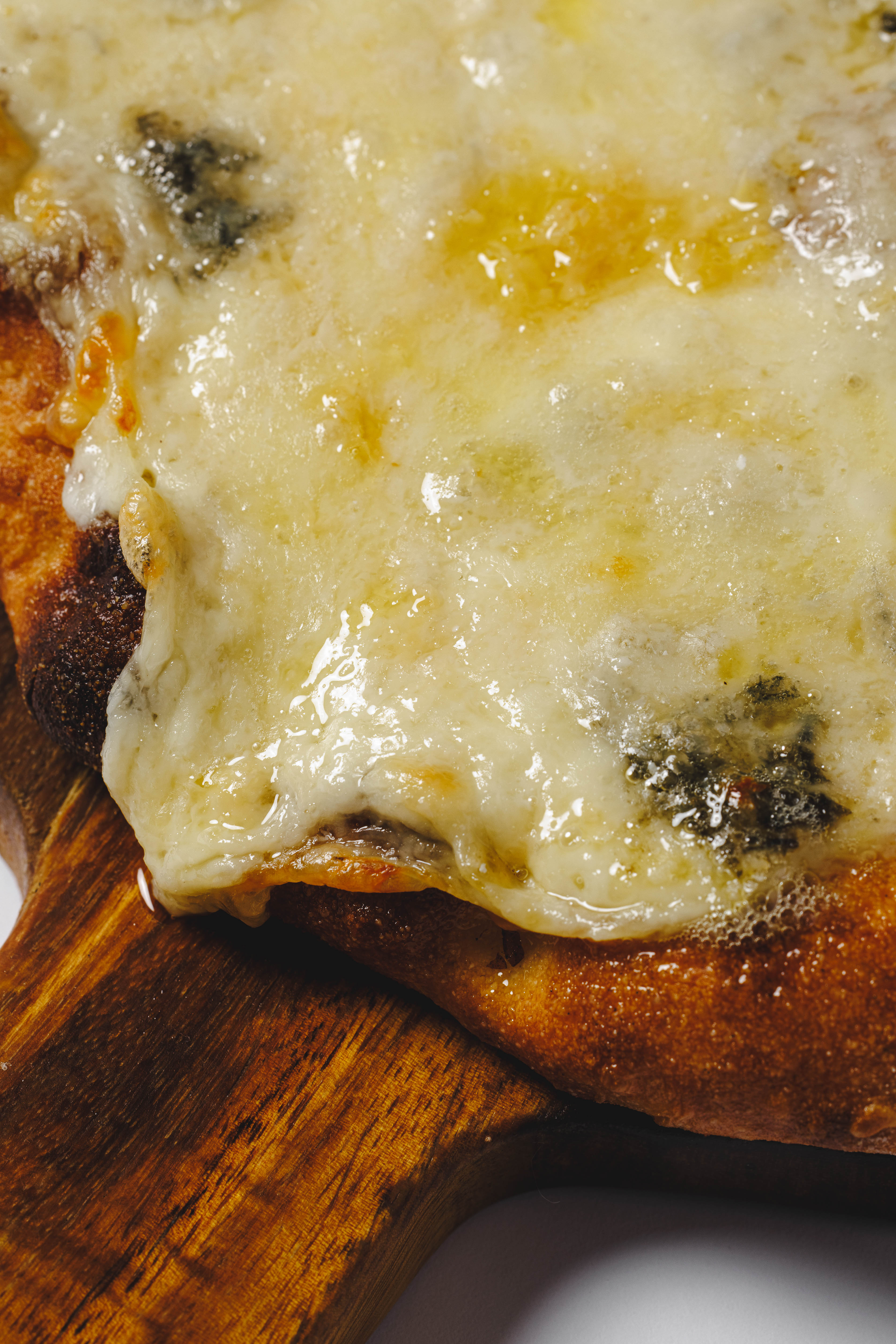 Пінса Кватро формаджі